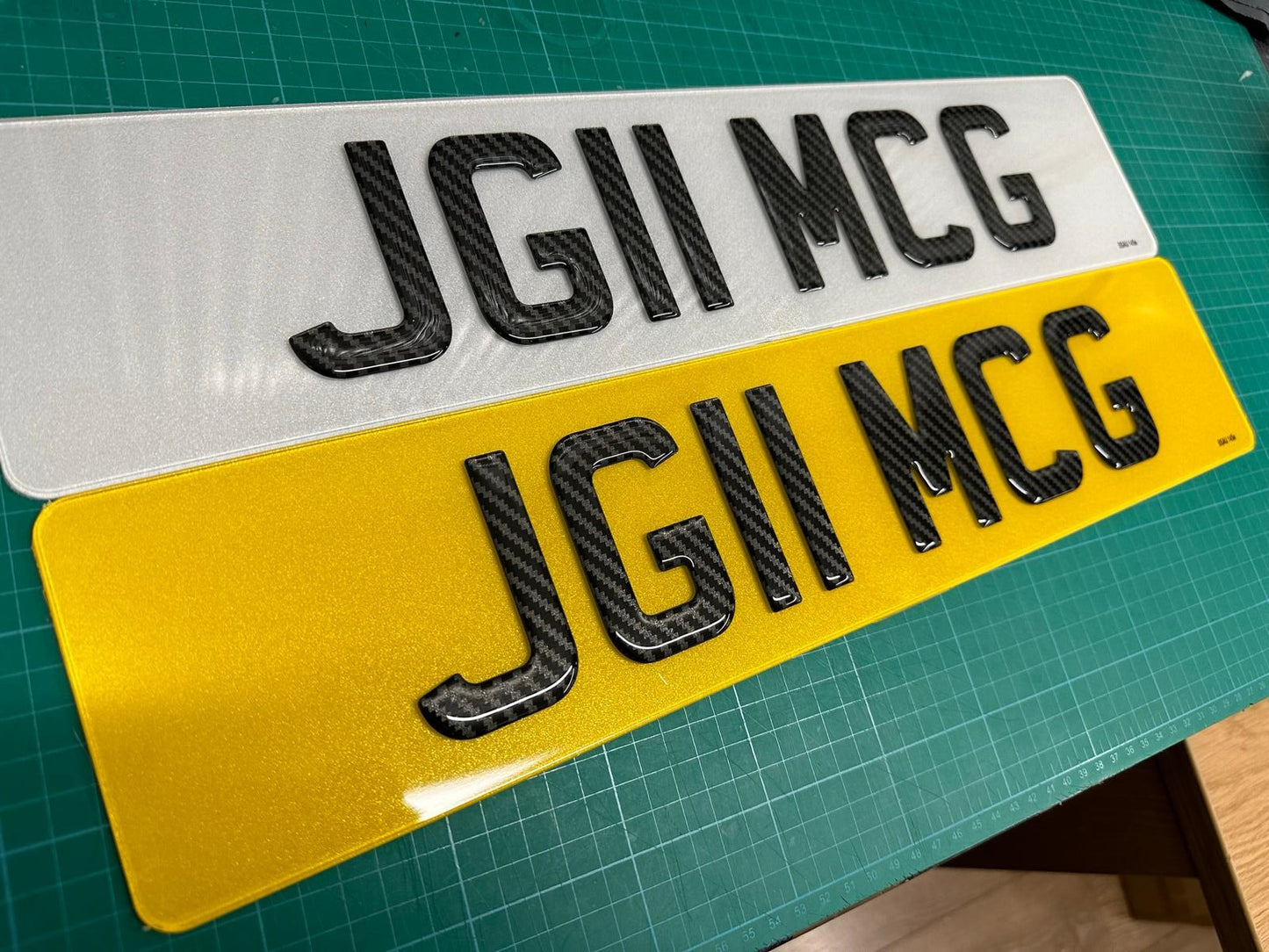 Premium Carbon Fibre Gel Plates - Sleek and Modern Design